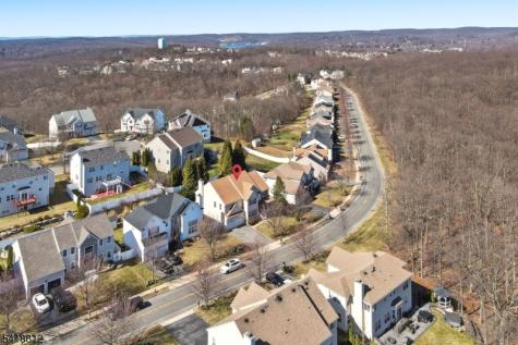 654 Skyline Drive Jefferson NJ 07849