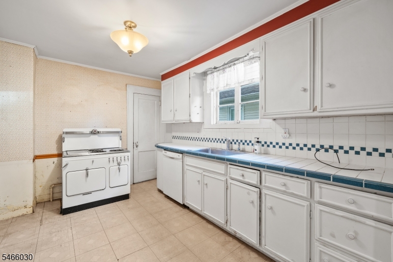 15 Edgar Place Nutley NJ 07110