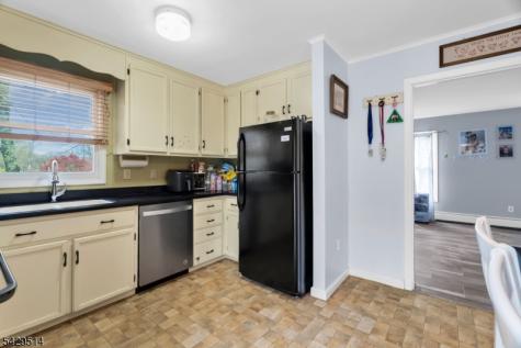 140 Papscoe Road West Milford NJ 07421