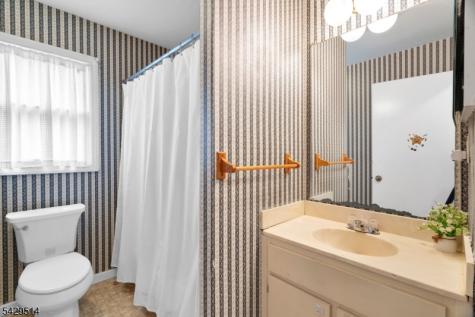 140 Papscoe Road West Milford NJ 07421