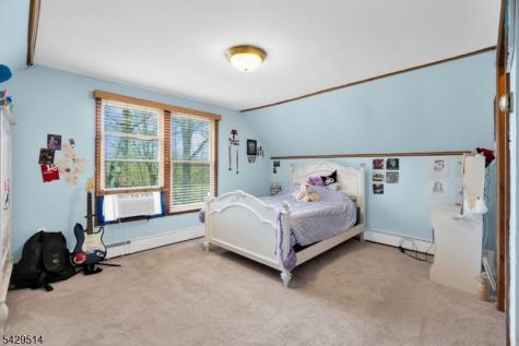 140 Papscoe Road West Milford NJ 07421