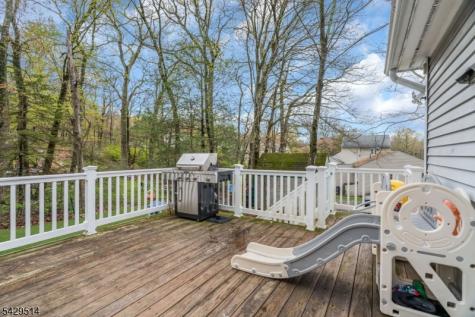 140 Papscoe Road West Milford NJ 07421