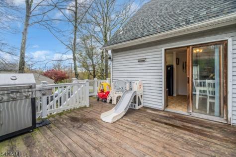 140 Papscoe Road West Milford NJ 07421