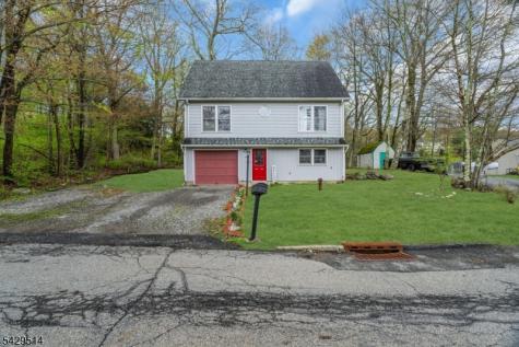 140 Papscoe Road West Milford NJ 07421