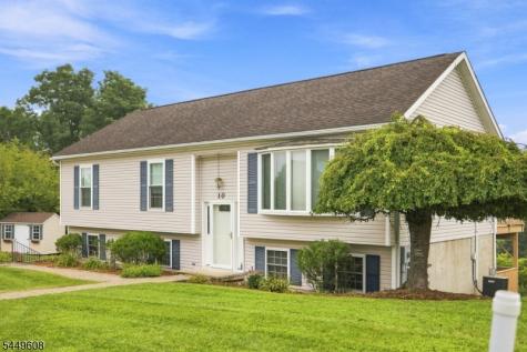 10 Lakeview Terrace Sussex NJ 07461