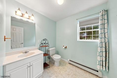 10 Lakeview Terrace Sussex NJ 07461