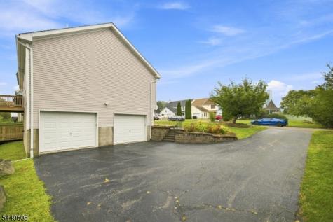 10 Lakeview Terrace Sussex NJ 07461