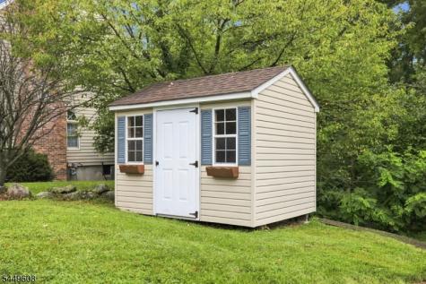 10 Lakeview Terrace Sussex NJ 07461