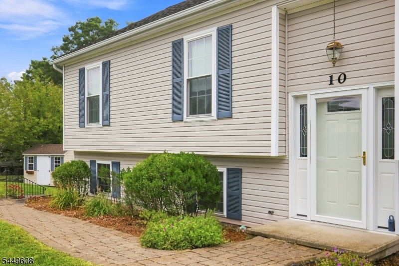 10 Lakeview Terrace Sussex NJ 07461