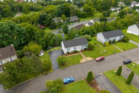 10 Lakeview Terrace Sussex NJ 07461