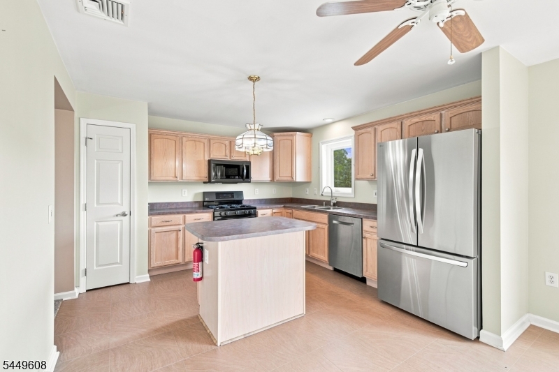 10 Lakeview Terrace Sussex NJ 07461