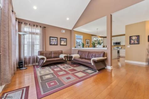 4 Nortwick Court Franklin NJ 08873
