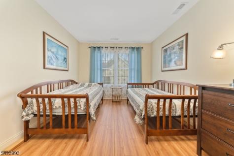 4 Nortwick Court Franklin NJ 08873