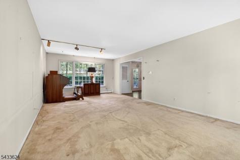 53 Joan Drive Watchung NJ 07069