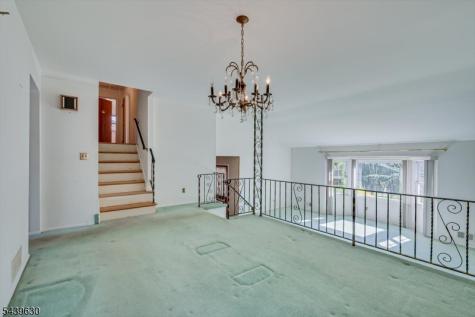 9 Annette Drive Edison NJ 08820