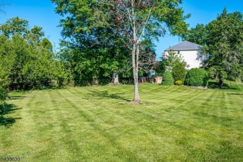 9 Annette Drive Edison NJ 08820
