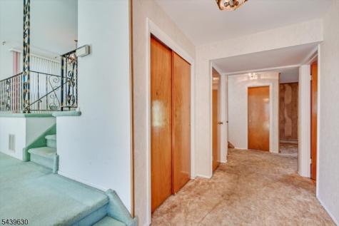 9 Annette Drive Edison NJ 08820
