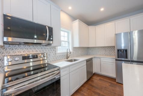 10 Greenhut Avenue Randolph NJ 07869