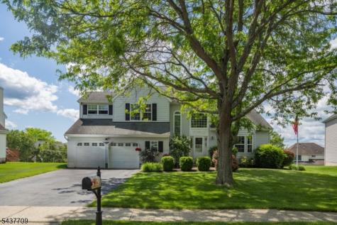 6 Snead Court Mount Olive NJ 07836