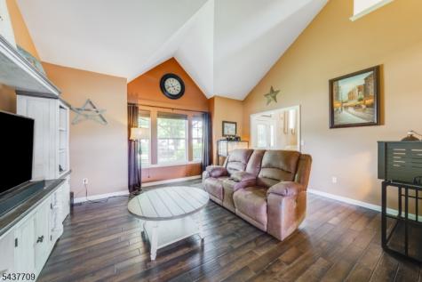 6 Snead Court Mount Olive NJ 07836