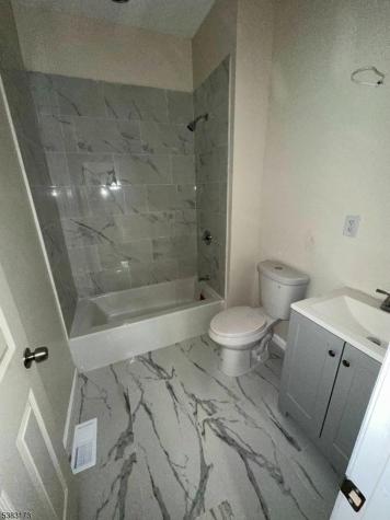 377 Littleton Avenue Newark NJ 07103