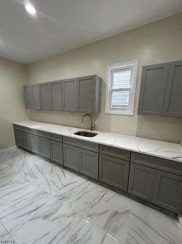 377 Littleton Avenue Newark NJ 07103
