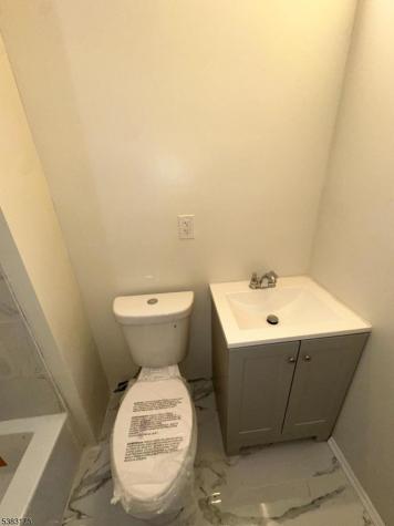 377 Littleton Avenue Newark NJ 07103