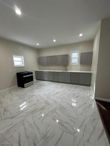 377 Littleton Avenue Newark NJ 07103
