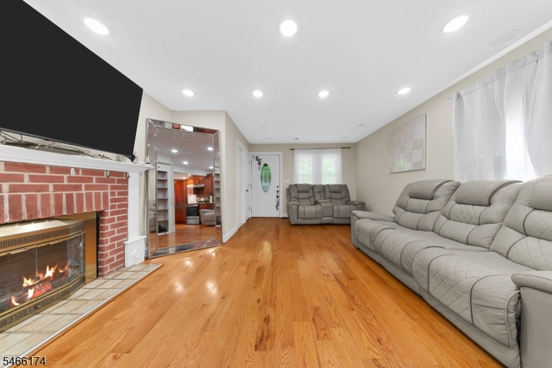 6 Hoover Road Jefferson NJ 07438
