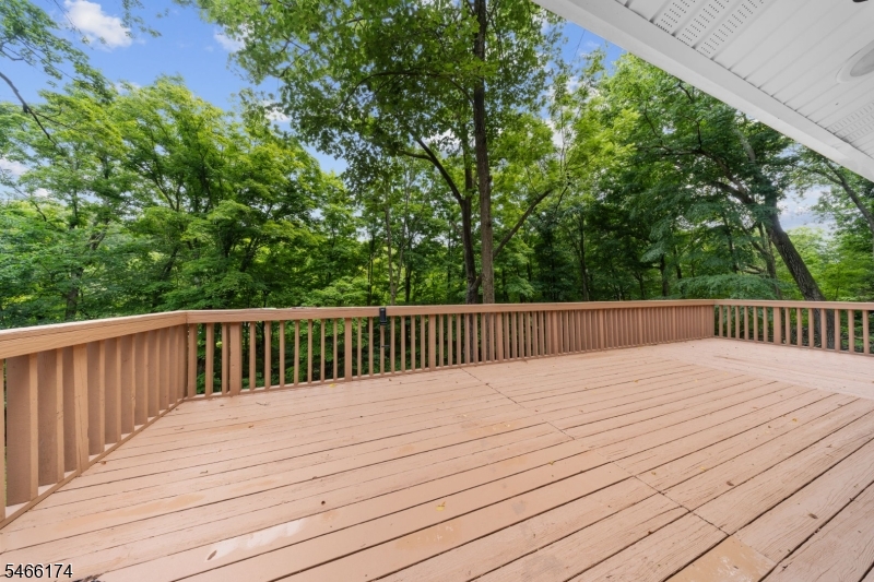 6 Hoover Road Jefferson NJ 07438