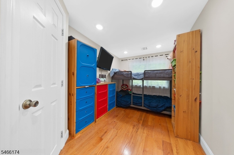 6 Hoover Road Jefferson NJ 07438