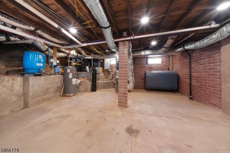 6 Hoover Road Jefferson NJ 07438