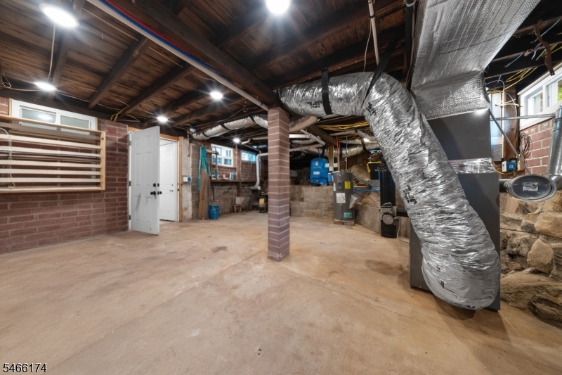 6 Hoover Road Jefferson NJ 07438