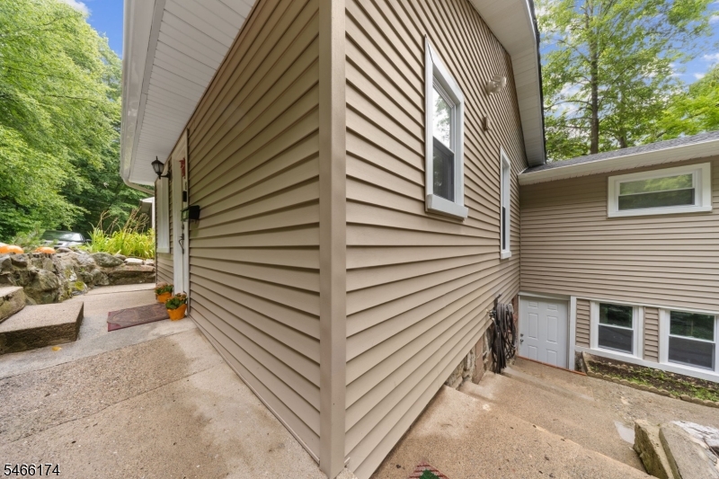 6 Hoover Road Jefferson NJ 07438