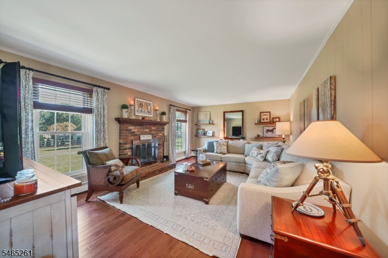 8 Elm Court Washington NJ 07853