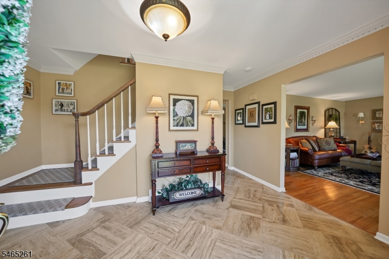 8 Elm Court Washington NJ 07853