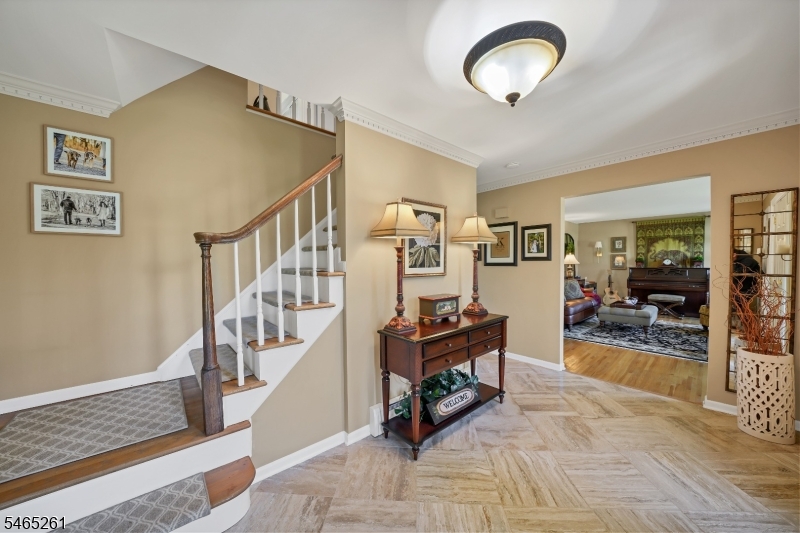 8 Elm Court Washington NJ 07853
