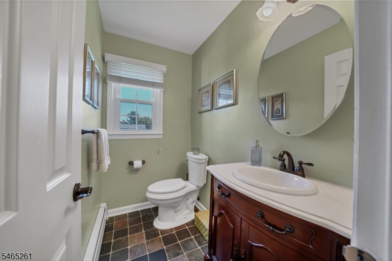 8 Elm Court Washington NJ 07853