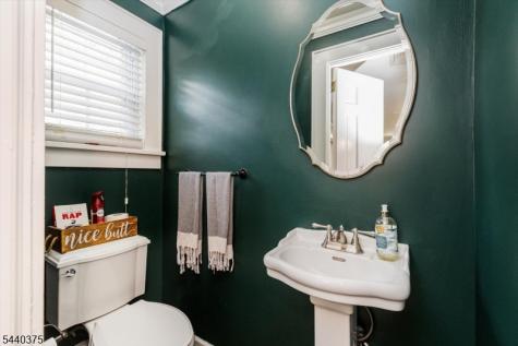 160 Woodland Avenue Verona NJ 07044