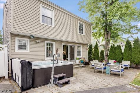 160 Woodland Avenue Verona NJ 07044