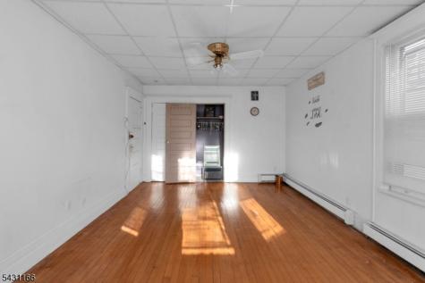 884 S 15th Street Newark NJ 07108