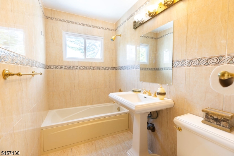 19 Jonquil Circle Woodbridge NJ 08863