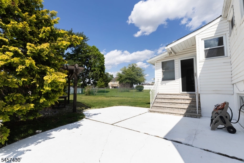 19 Jonquil Circle Woodbridge NJ 08863