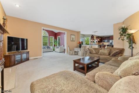 22 Patrick Henry Place Raritan NJ 08551