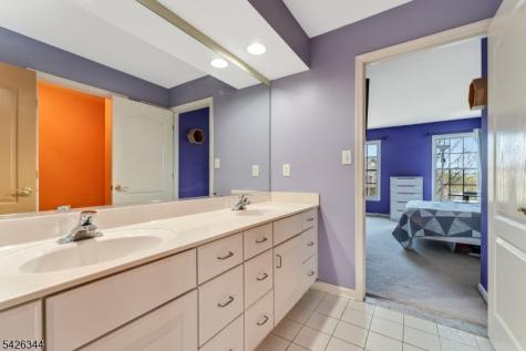 22 Patrick Henry Place Raritan NJ 08551