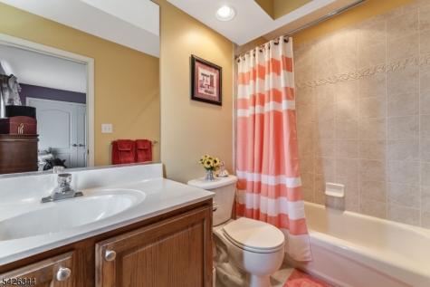 22 Patrick Henry Place Raritan NJ 08551