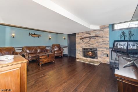 22 Patrick Henry Place Raritan NJ 08551