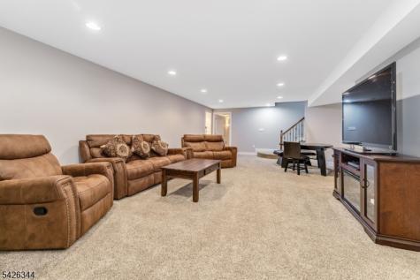 22 Patrick Henry Place Raritan NJ 08551