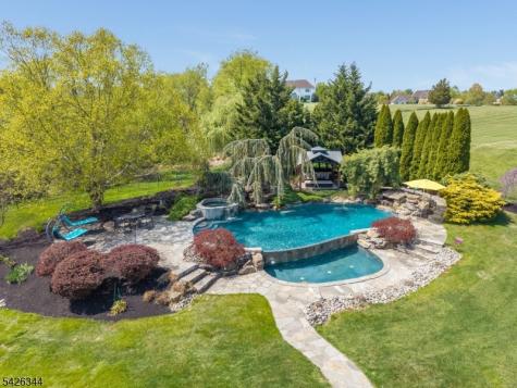22 Patrick Henry Place Raritan NJ 08551