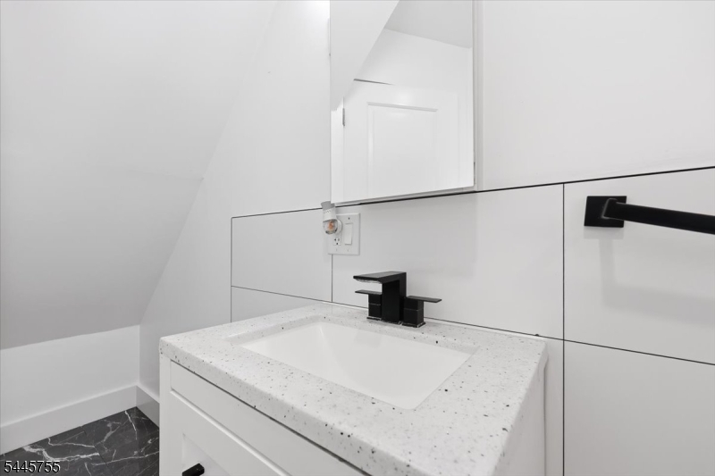 24 Kingsley Street West Orange NJ 07052